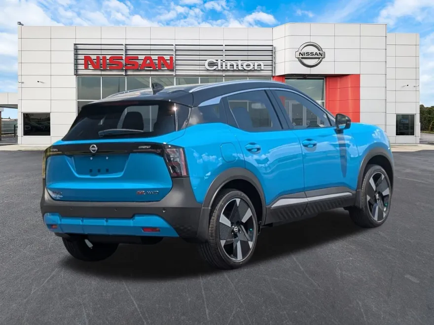 2025 Nissan Kicks SR photo 1