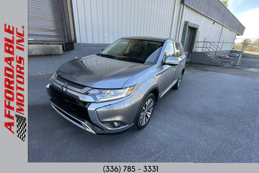 2019 Mitsubishi Outlander SE photo 1