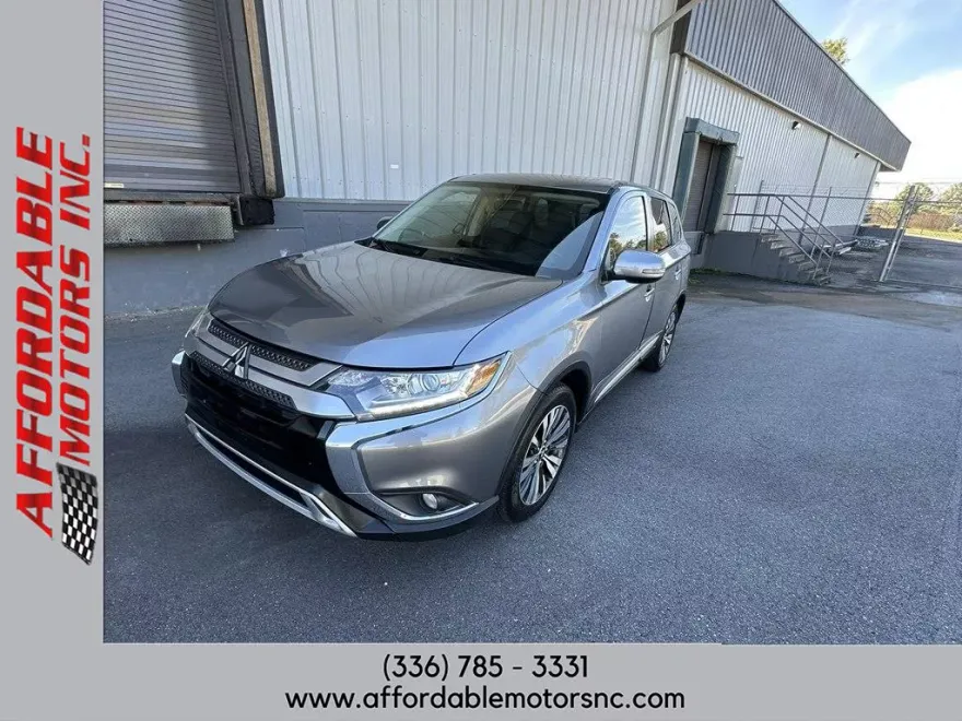 2019 Mitsubishi Outlander SE photo 1