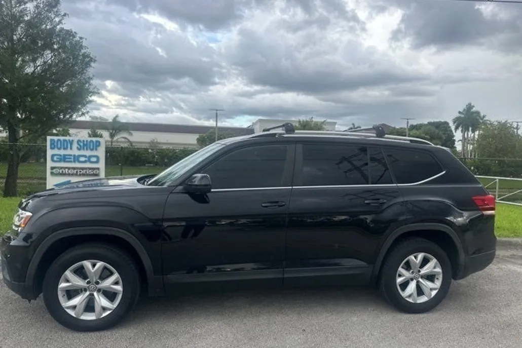 2018 Volkswagen Atlas SE photo 1