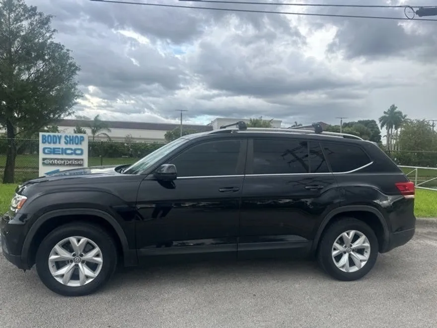 2018 Volkswagen Atlas SE photo 1