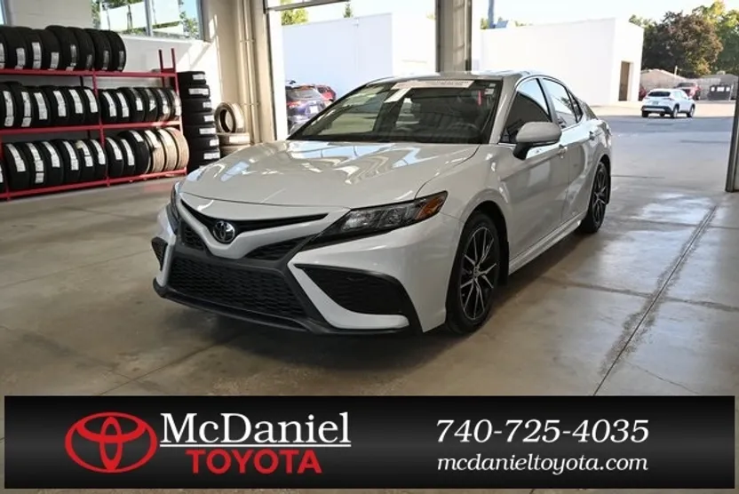 2023 Toyota Camry SE photo 1
