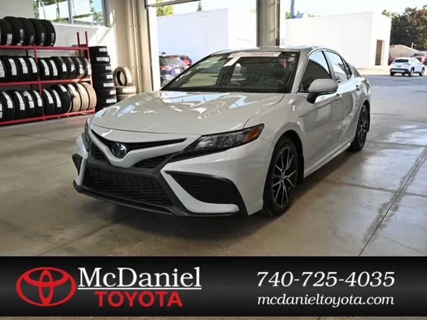 2023 Toyota Camry SE photo 1