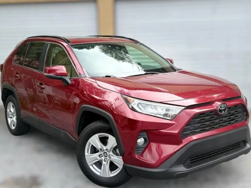 2019 Toyota RAV4 XLE Sport photo 1