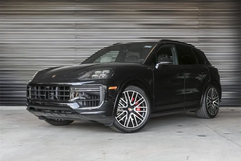 2026 Porsche Cayenne GTS photo 1