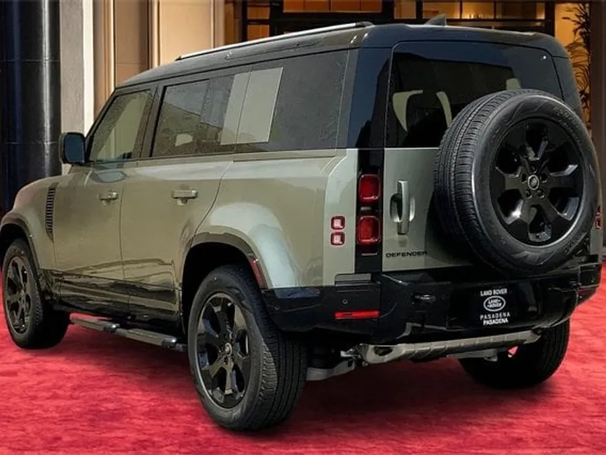 2025 Land Rover Defender 110 X-Dynamic SE photo 1