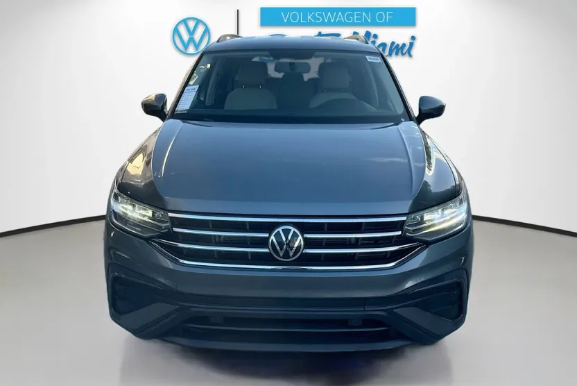 2022 Volkswagen Tiguan S photo 1