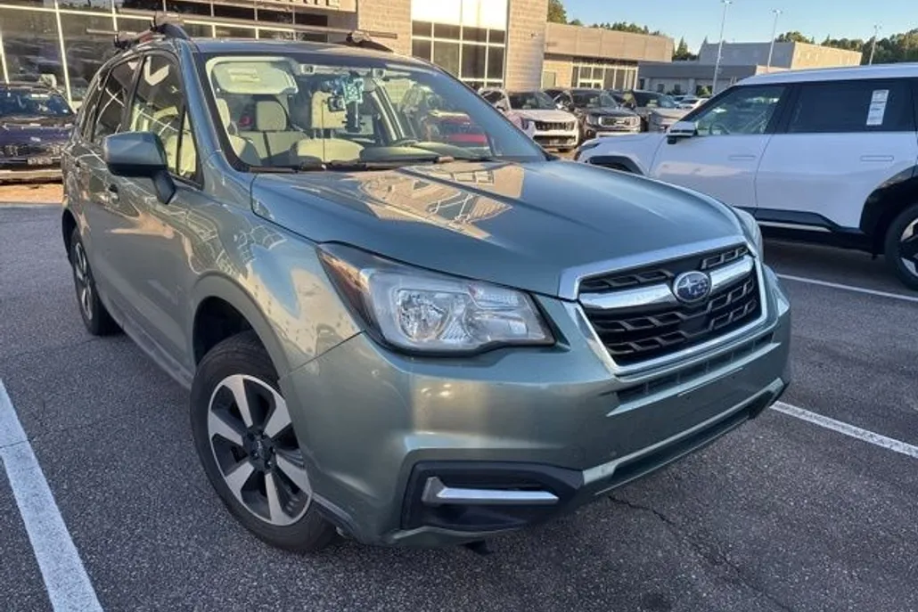 2018 Subaru Forester 2.5i Premium photo 1