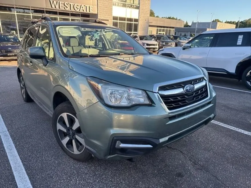 2018 Subaru Forester 2.5i Premium photo 1