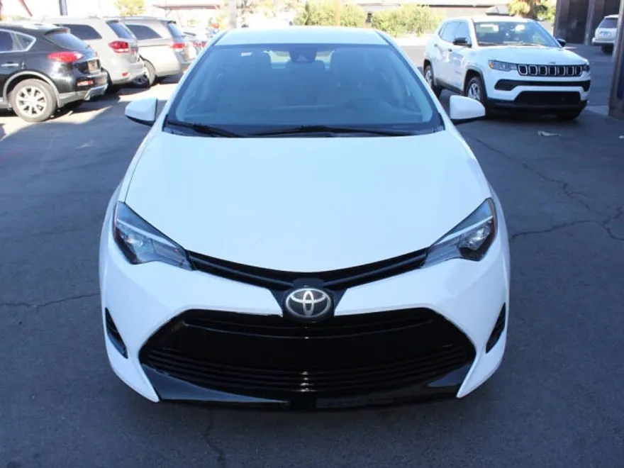 2017 Toyota Corolla LE photo 1