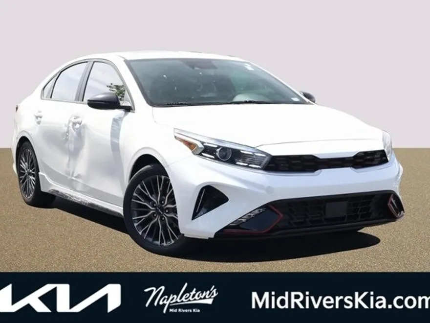 2022 Kia Forte GT-Line photo 1