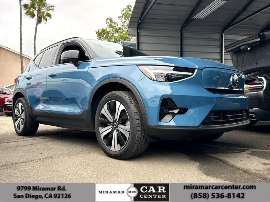 2023 Volvo XC40 Recharge Plus photo 1