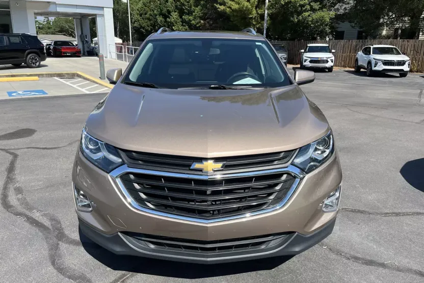 2018 Chevrolet Equinox LT photo 1