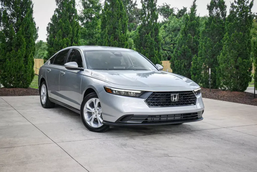 2025 Honda Accord LX photo 1