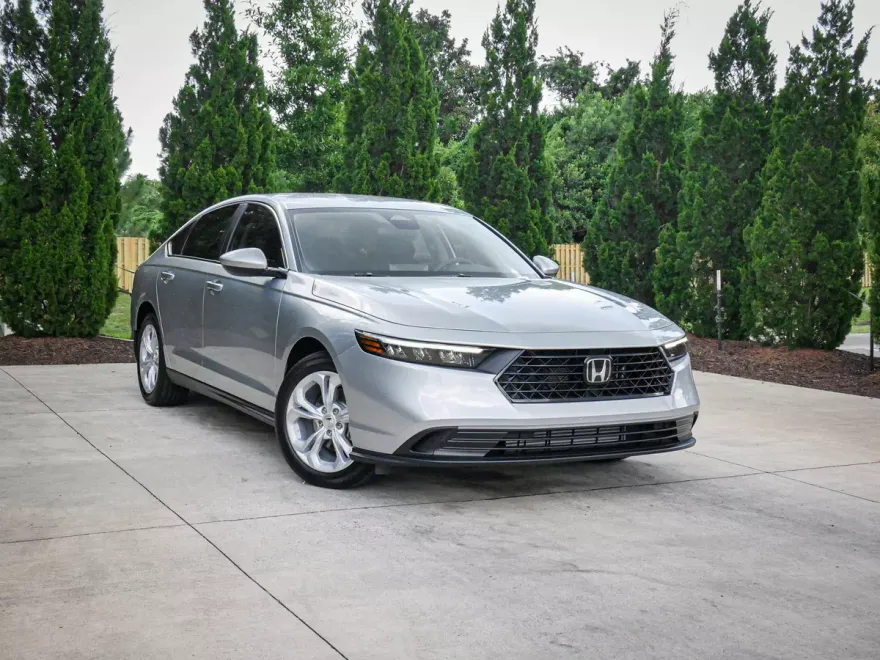 2025 Honda Accord LX photo 1