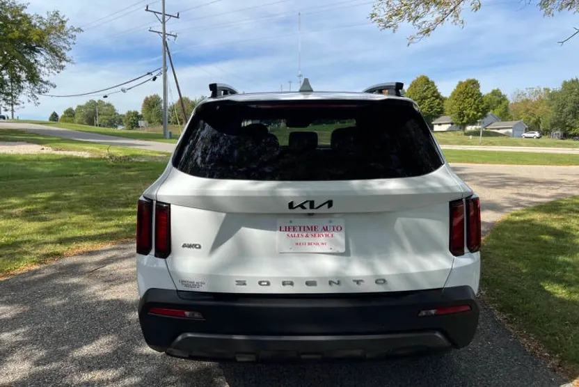 2022 Kia Sorento X-Line S photo 1