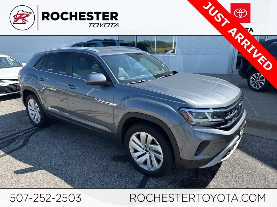 2023 Volkswagen Atlas Cross Sport V6 SE Technology photo 1