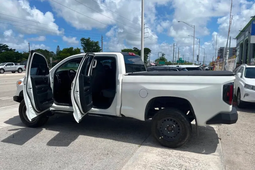 2016 Toyota Tundra SR photo 1