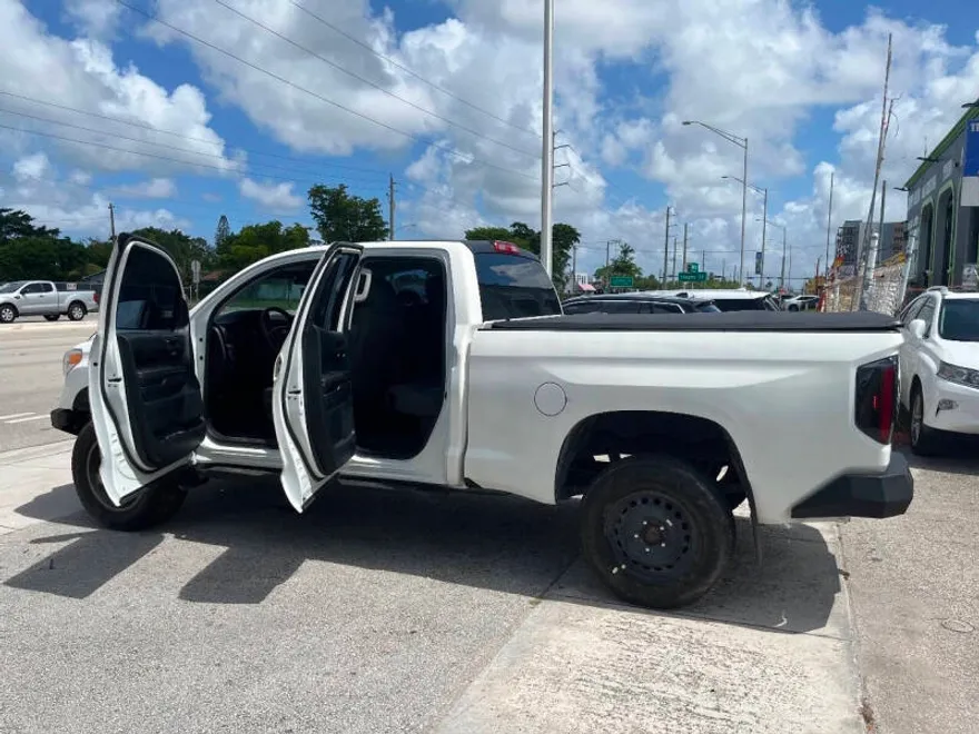 2016 Toyota Tundra SR photo 1
