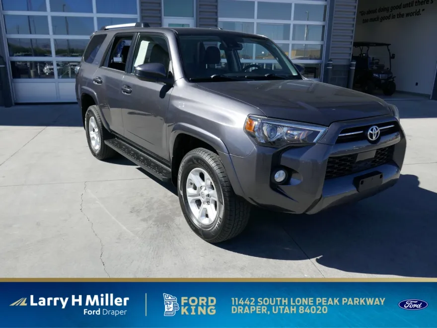 2020 Toyota 4Runner SR5 photo 1
