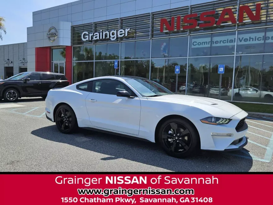 2023 Ford Mustang photo 1