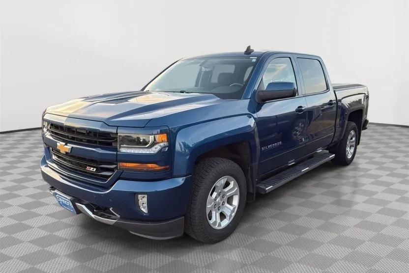 2018 Chevrolet Silverado 1500 LT photo 1