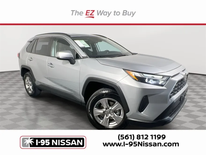 2023 Toyota RAV4 XLE photo 1