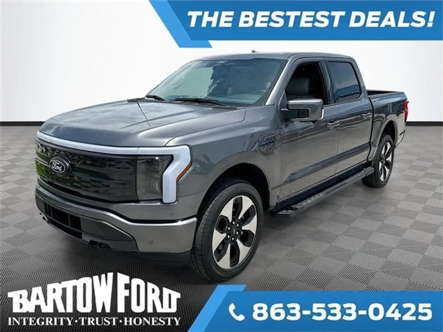 2025 Ford F-150 Lightning Platinum photo 1