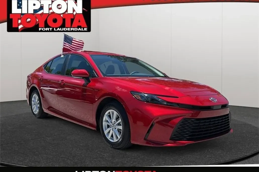 2025 Toyota Camry LE photo 1
