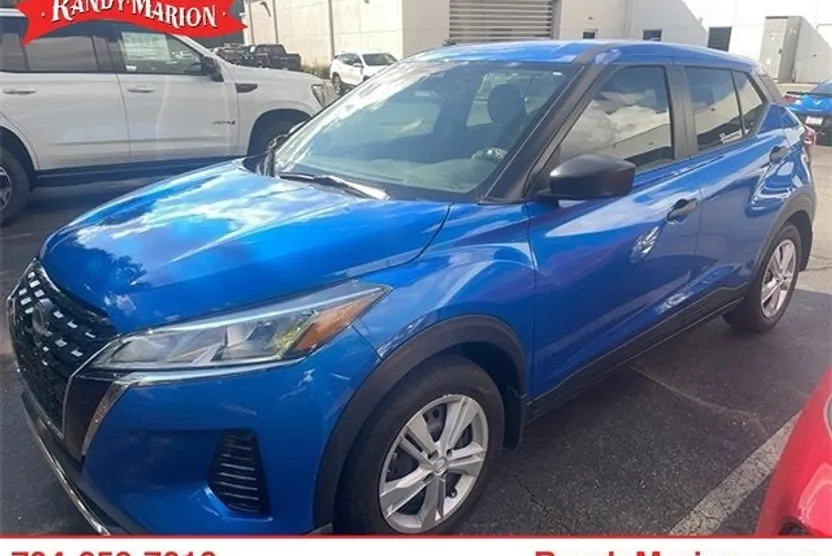 2023 Nissan Kicks S photo 1