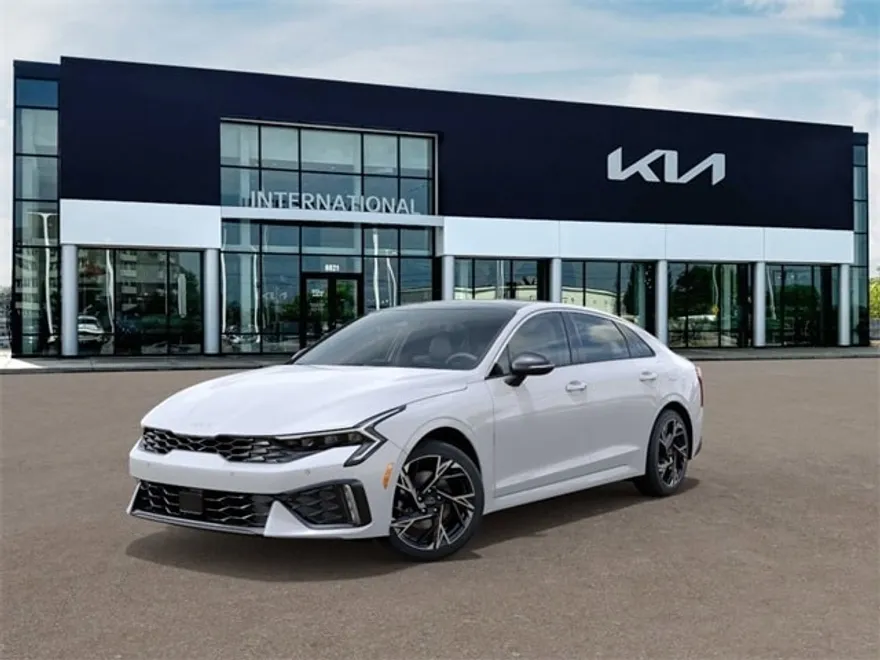 2025 Kia K5 GT-Line photo 1