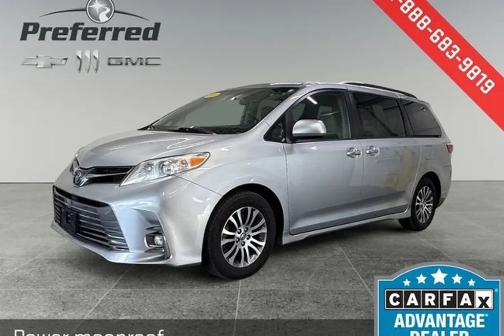 2019 Toyota Sienna XLE photo 1
