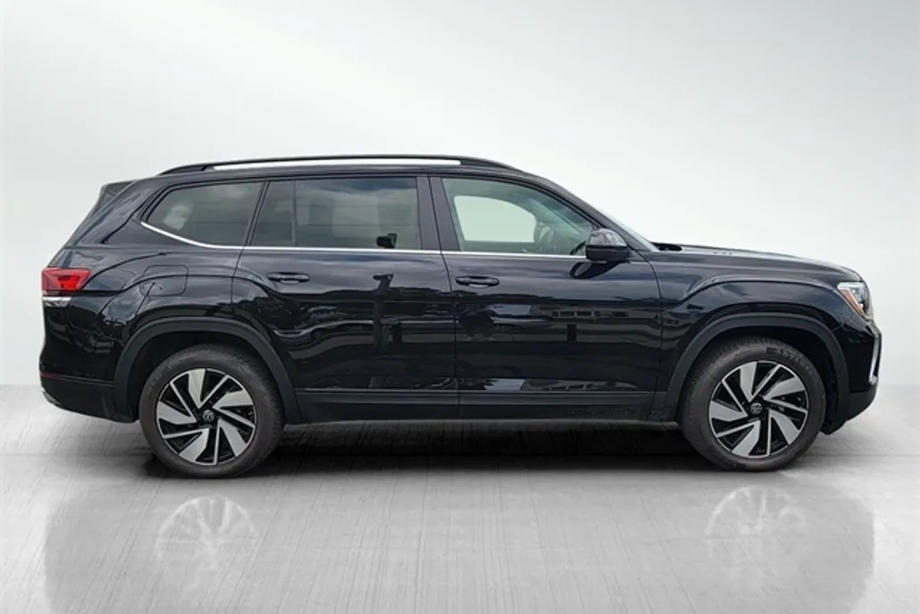2024 Volkswagen Atlas SE Technology photo 1