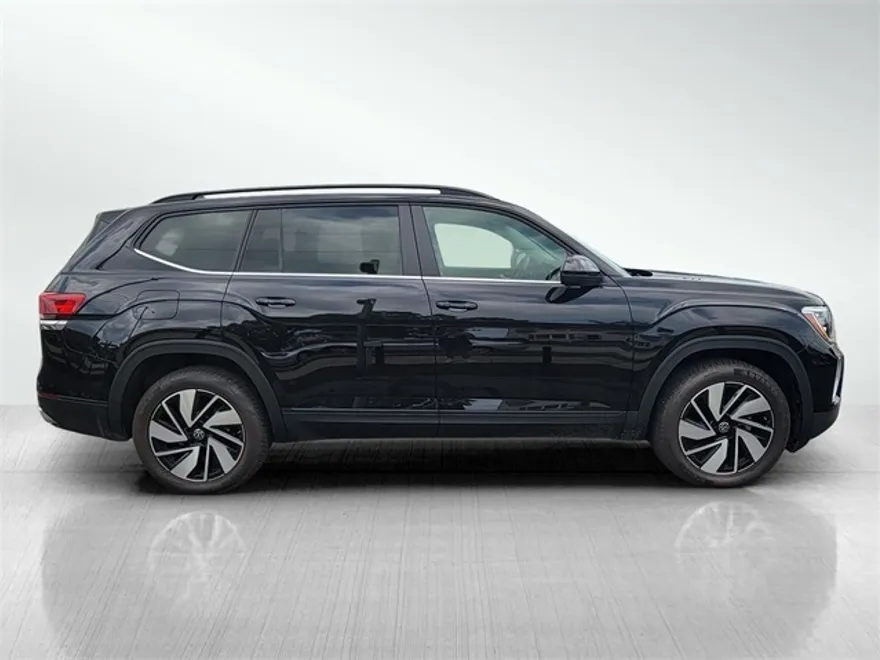 2024 Volkswagen Atlas SE Technology photo 1