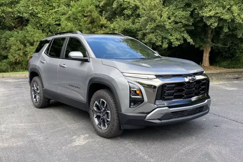 2025 Chevrolet Equinox ACTIV photo 1