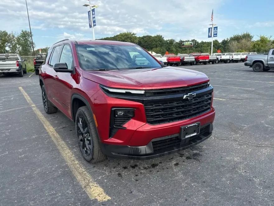 2025 Chevrolet Traverse 2LT photo 1
