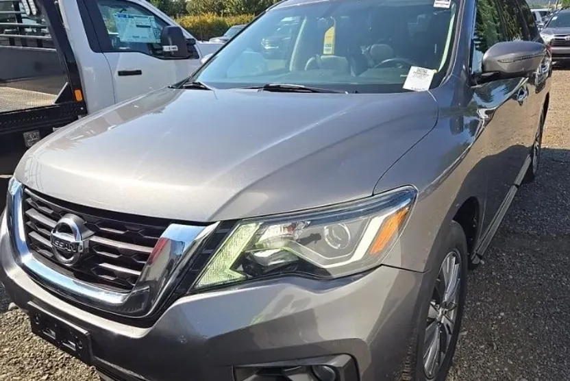 2019 Nissan Pathfinder LE SL photo 1