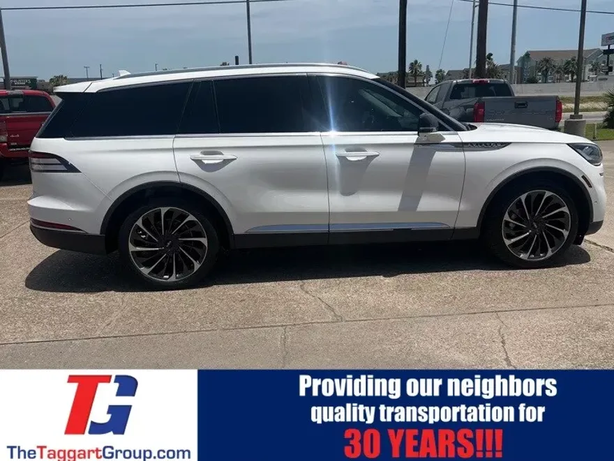 2023 Lincoln Aviator Reserve photo 1