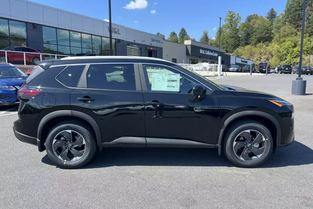 2026 Nissan Rogue SV photo 1