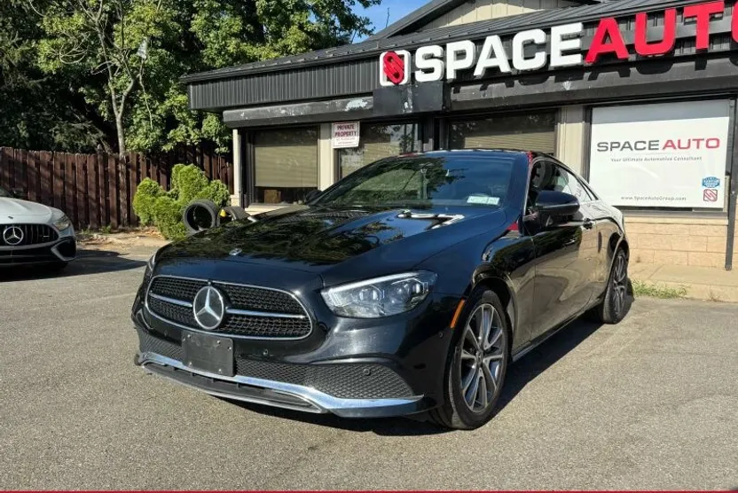 2023 Mercedes Benz E 450 4MATIC Coupe photo 1