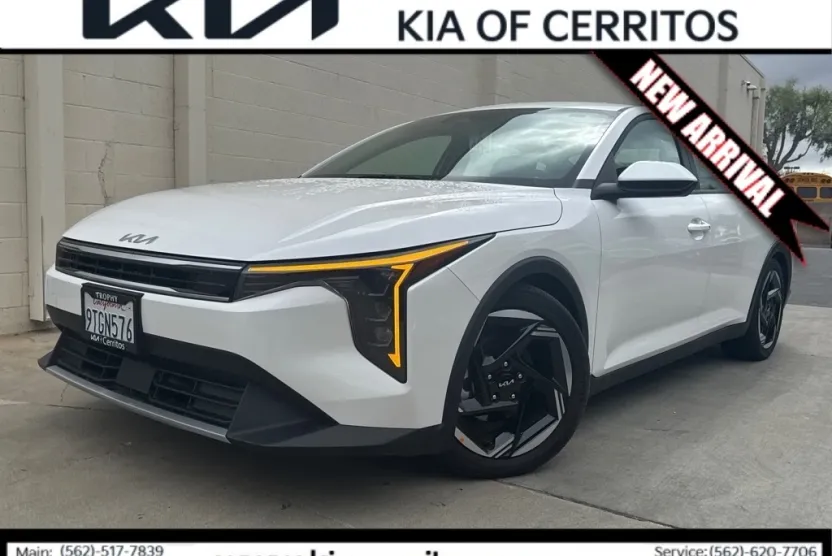 2025 Kia K4 EX photo 1