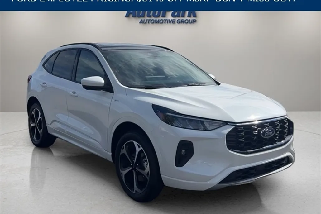 2024 Ford Escape ST-Line Select photo 1