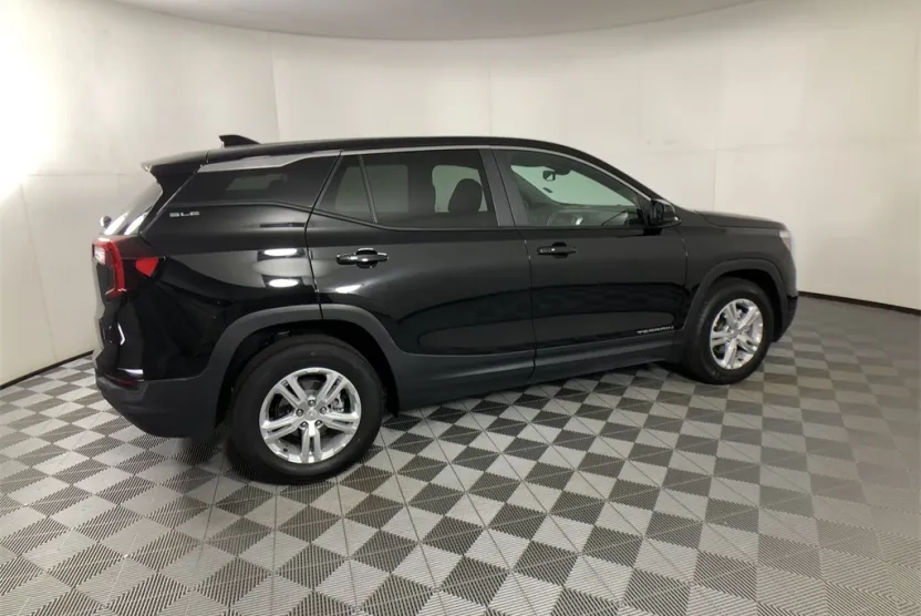 2024 Gmc Terrain SLE photo 1