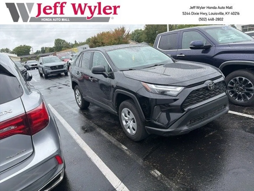 2023 Toyota RAV4 LE photo 1