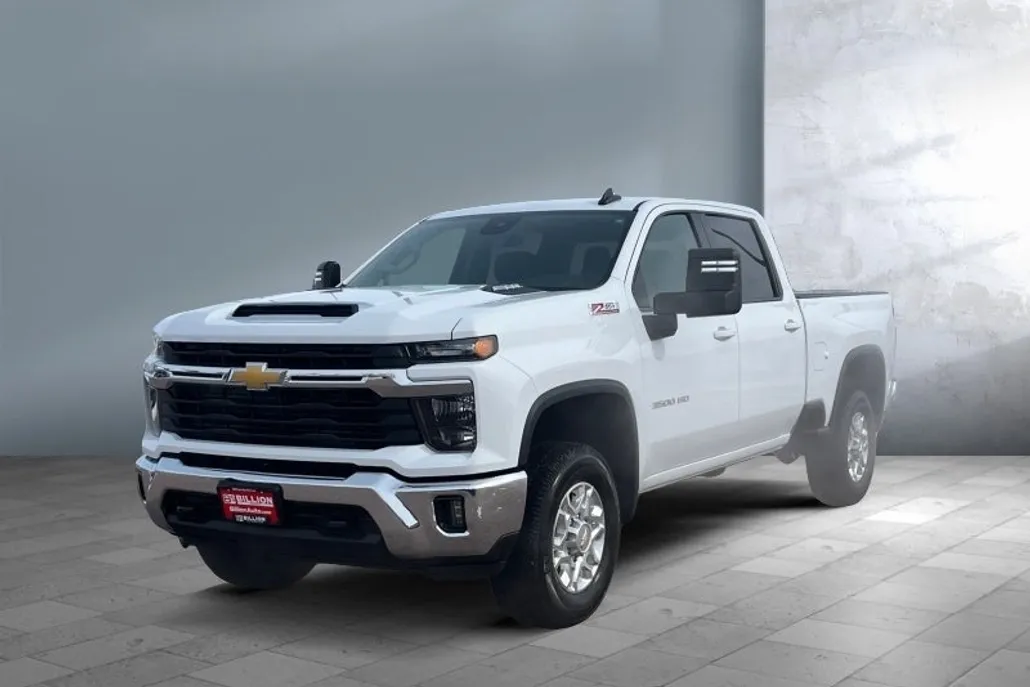 2024 Chevrolet Silverado LT photo 1