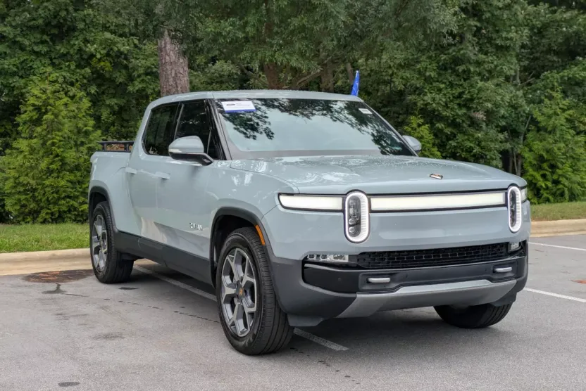 2024 Rivian R1T Adventure photo 1