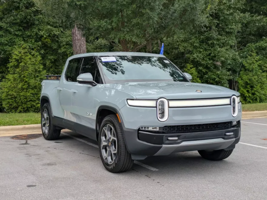 2024 Rivian R1T Adventure photo 1