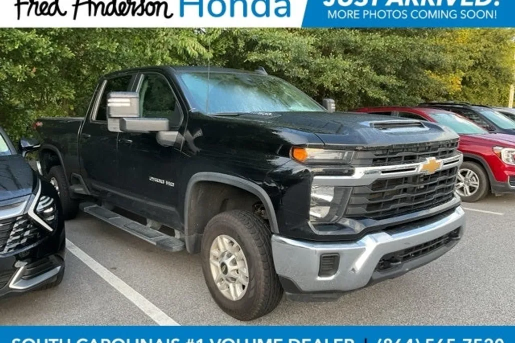 2024 Chevrolet Silverado 2500HD LT photo 1