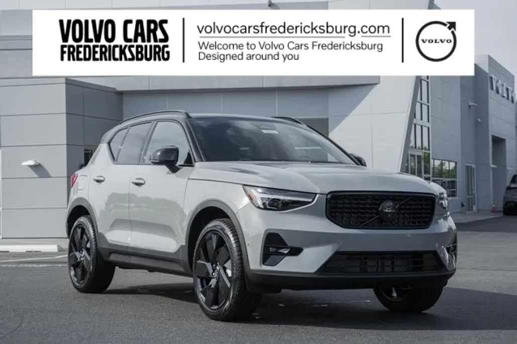 2026 Volvo XC40 photo 1