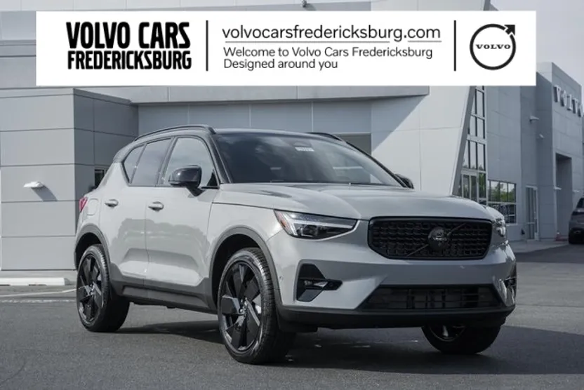 2026 Volvo XC40 photo 1